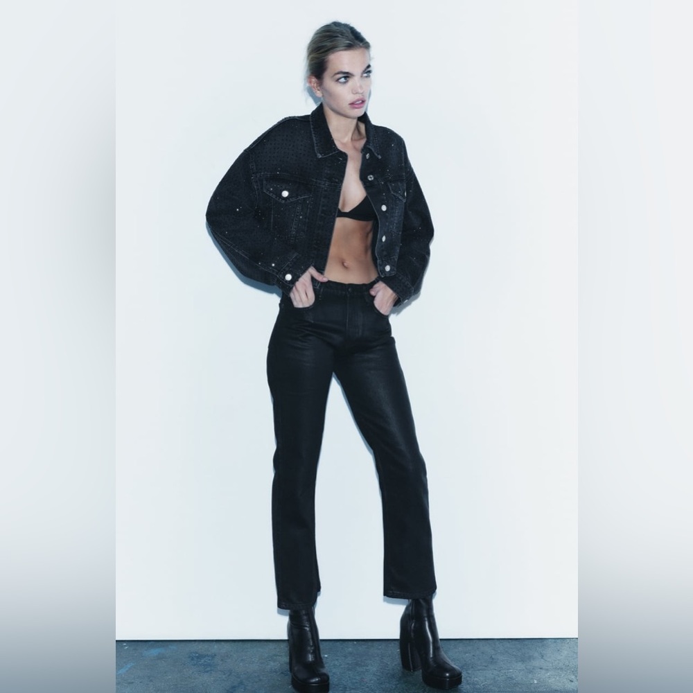 ZARA The Dreed Flare Coated Raw Hem Jeans in Black Size 8